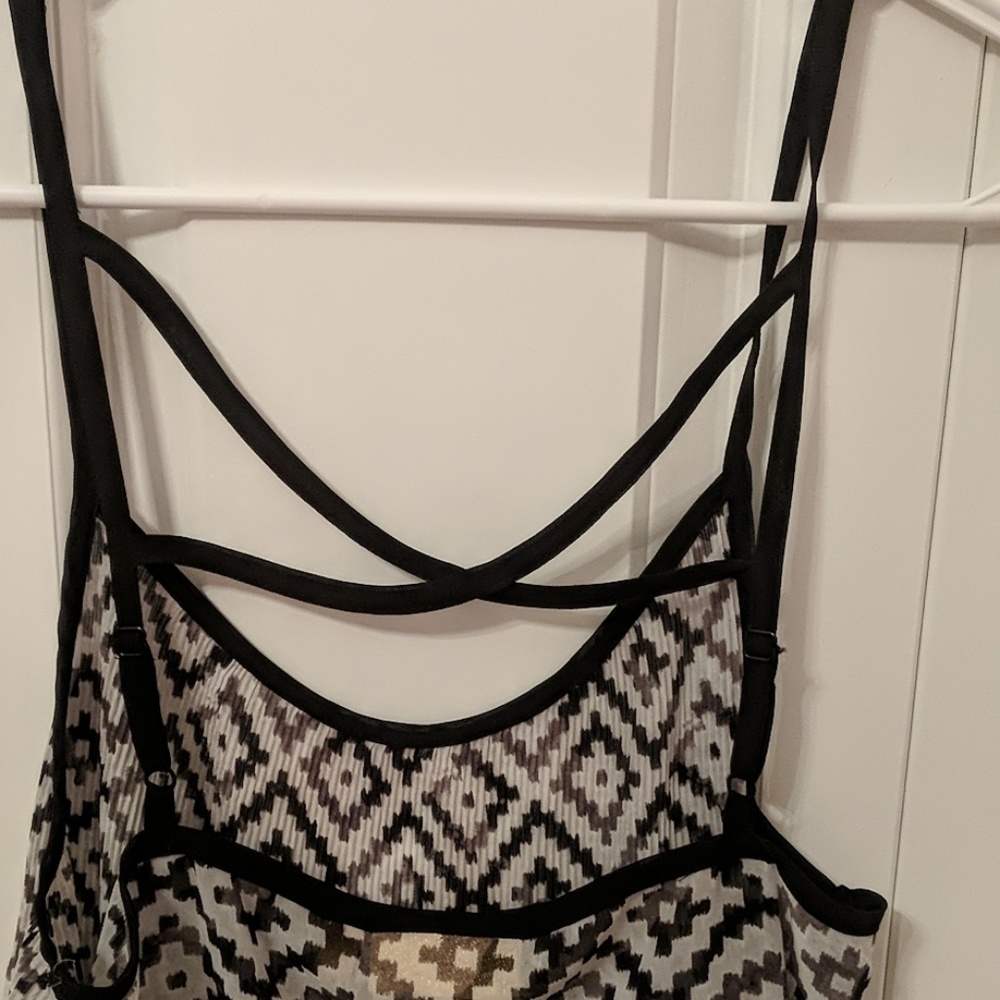 Top - Picture 2 of 3